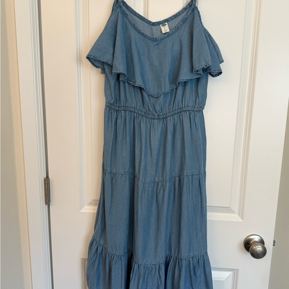 Old Navy Women’s Ruffled Chambray Dress
